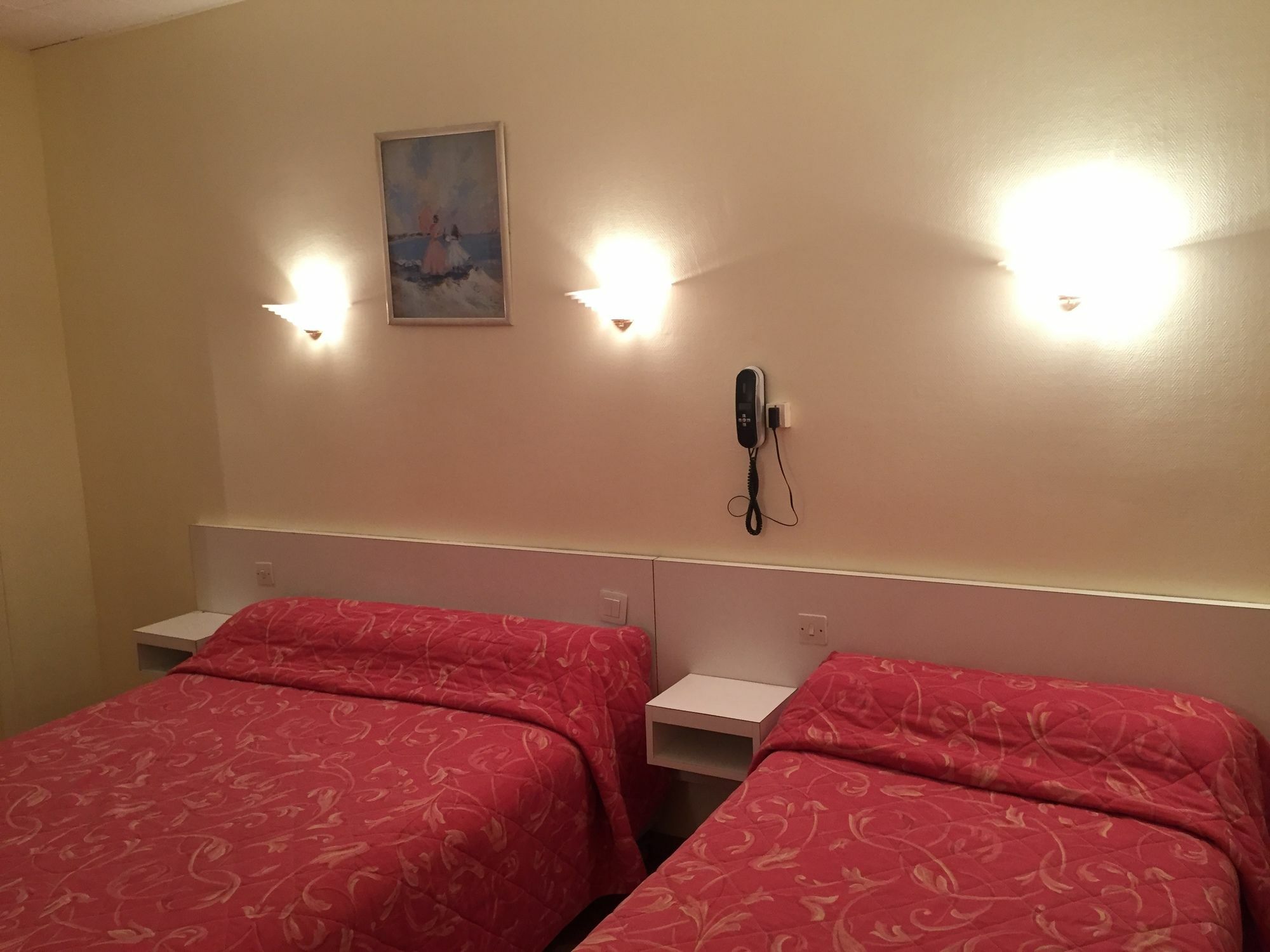 Hotel Des Pyrenees - Entre Bastille Et Nation Paris Ngoại thất bức ảnh