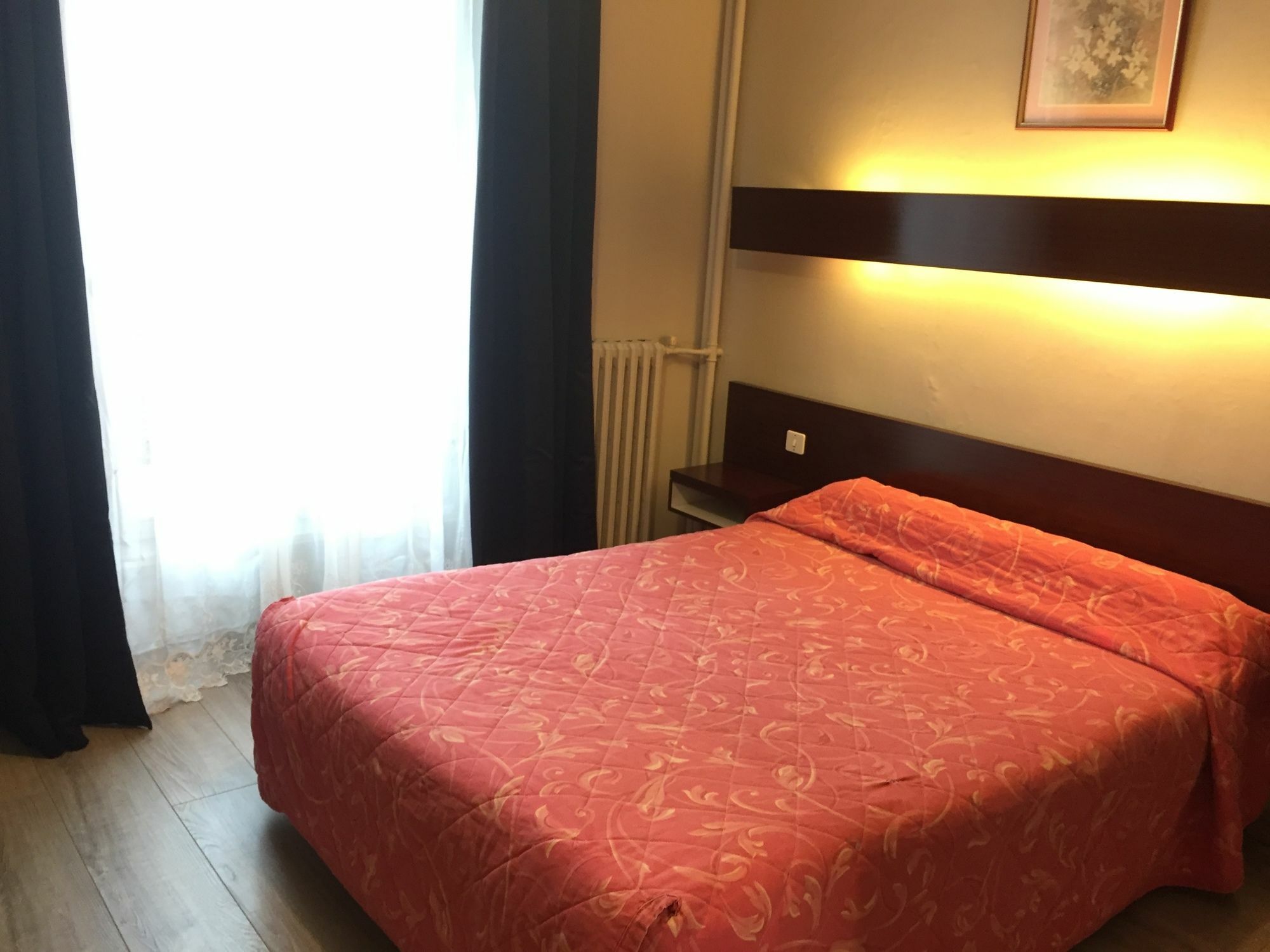 Hotel Des Pyrenees - Entre Bastille Et Nation Paris Ngoại thất bức ảnh