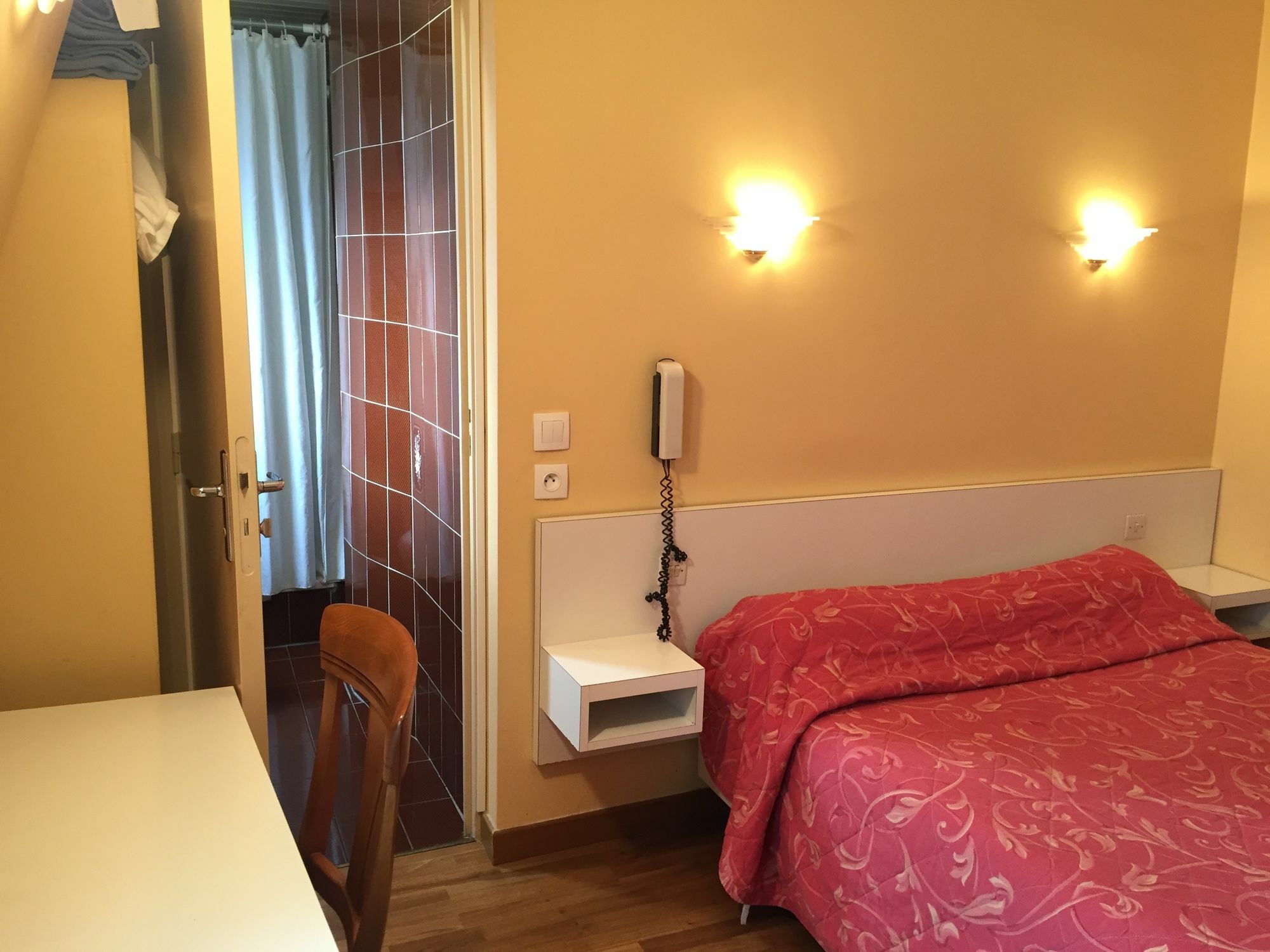 Hotel Des Pyrenees - Entre Bastille Et Nation Paris Ngoại thất bức ảnh