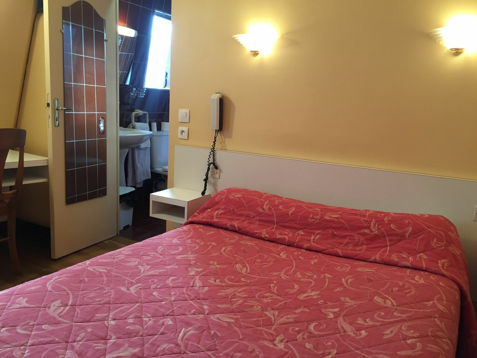 Hotel Des Pyrenees - Entre Bastille Et Nation Paris Ngoại thất bức ảnh